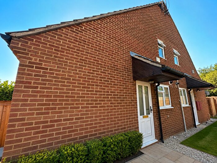 1 Bedroom Semi-Detached House To Rent In Lucas Gardens, Luton, Bedfordshire, LU3