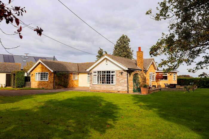 4 Bedroom Detached Bungalow For Sale In Gransmore Green, Felsted, Dunmow, CM6