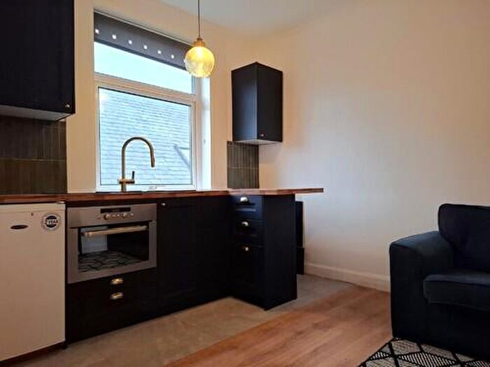 1 Bedroom Flat To Rent In West Main Street, Uphall, EH52