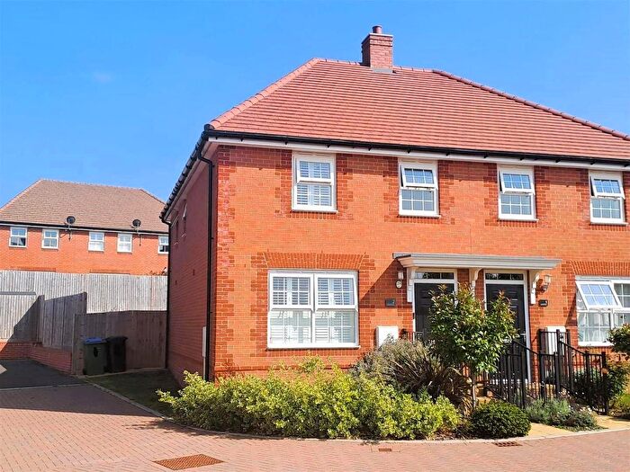 3 Bedroom Semi-detached House For Sale In Littlemead Close, Ecclesden Park, Angmering, BN16