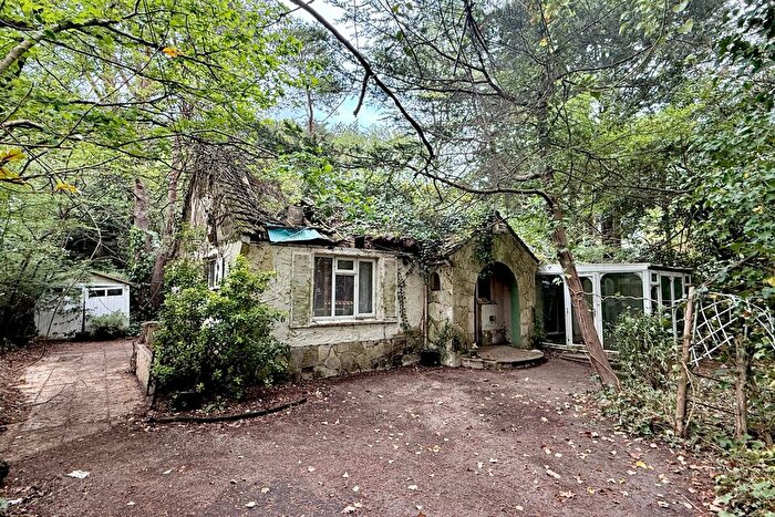 3 Bedroom Bungalow For Sale In St Leonards Way, Ashley Heath, BH24