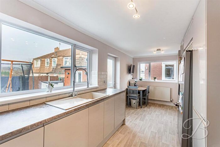 4 Bedroom Terraced House For Sale In Allan Dale, Bilsthorpe, Newark, NG22