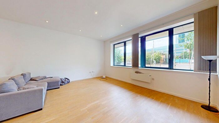 1 Bedroom Flat To Rent In Riverbank Way, Brentford, TW8
