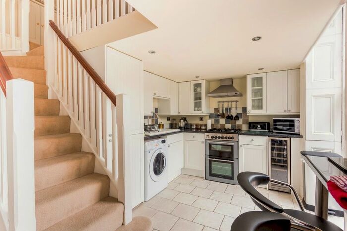 1 Bedroom Flat To Rent In Lansdown Crescent, Cheltenham, GL50