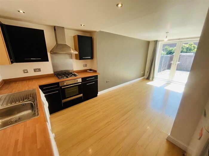 2 Bedroom Flat To Rent In B Chedworth Road, Lockleaze, BS7