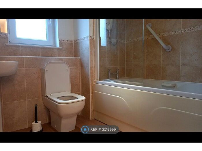1 Bedroom Flat To Rent In Rowan Wynd, Paisley, PA2