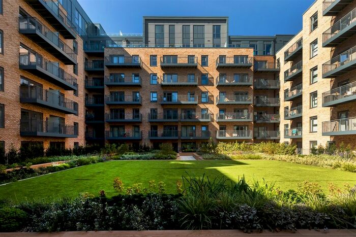 2 Bedroom Flat To Rent In Beaufort Square, London, NW9