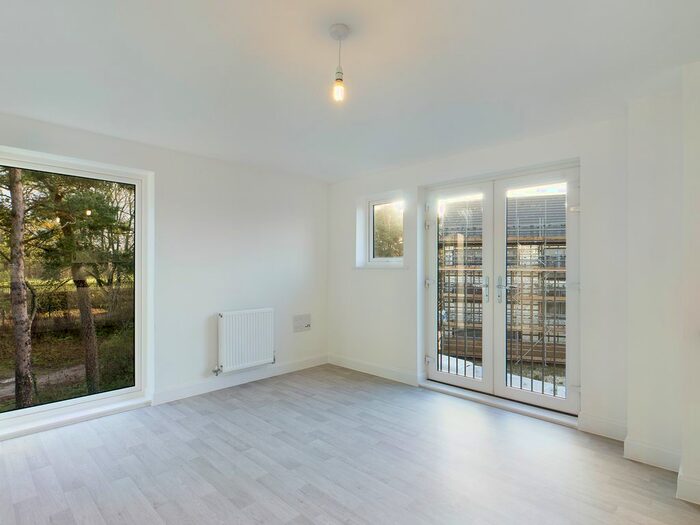 2 Bedroom Flat To Rent In Blackmoor Drive, Gilles Meadow, Basingstoke, RG24