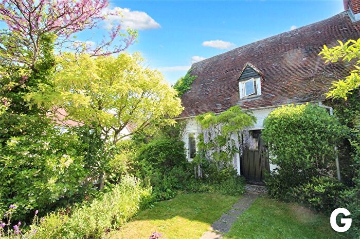 2 Bedroom End Of Terrace House For Sale In Southampton Road, Ringwood, Hampshire, BH24