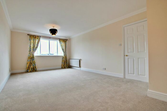 2 Bedroom Flat To Rent In Homesdale Road, Bromley, BR2
