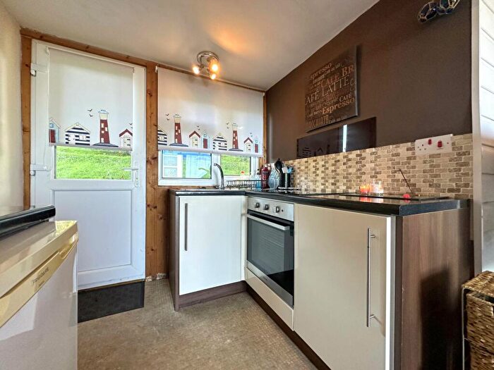 2 Bedroom Chalet For Sale In Sea Valley, Buck`s Cross, EX39