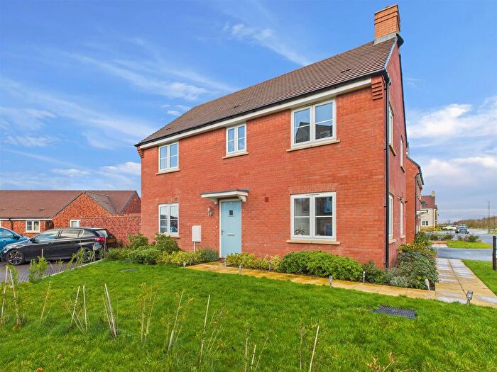 4 Bedroom Detached House For Sale In Farmhouse Road, Gloucester, GL3