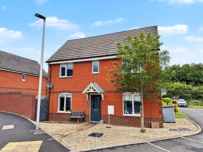 3 Bedroom Semi Detached House For Sale In Gale Way, Tiverton, EX16