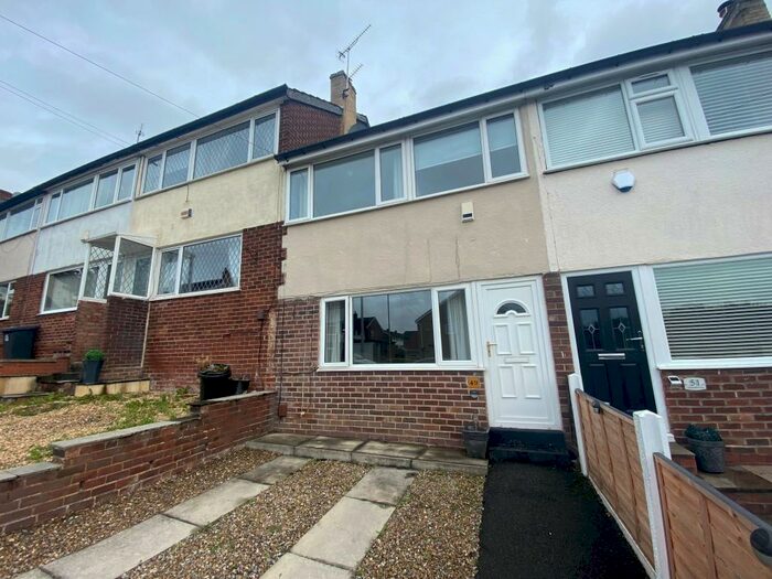 3 Bedroom House To Rent In Somerdale Close, Leeds, LS13