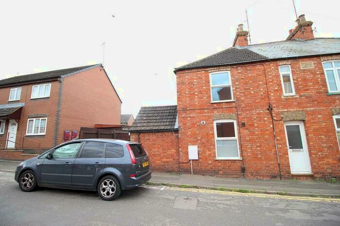 2 Bedroom Semi-Detached House To Rent In Hill Street, Raunds, NN9