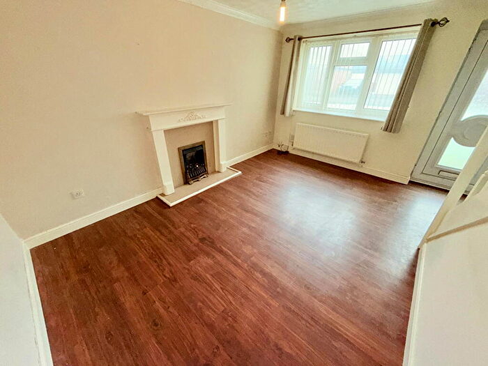 2 Bedroom End Of Terrace House To Rent In Kingfisher View, Stechford, B34