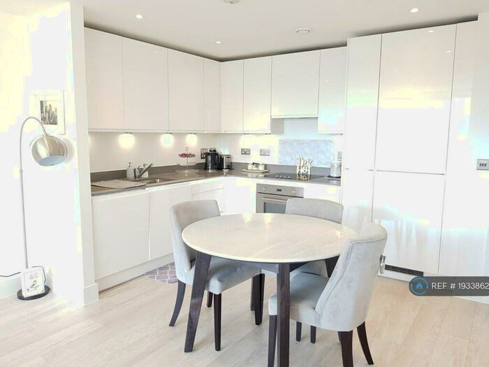 2 Bedroom Flat To Rent In Abbotsford Court, London, NW10