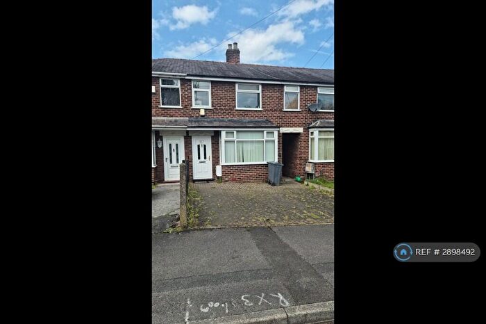 2 Bedroom Semi-Detached House To Rent In Kearsley Road, Manchester, M8