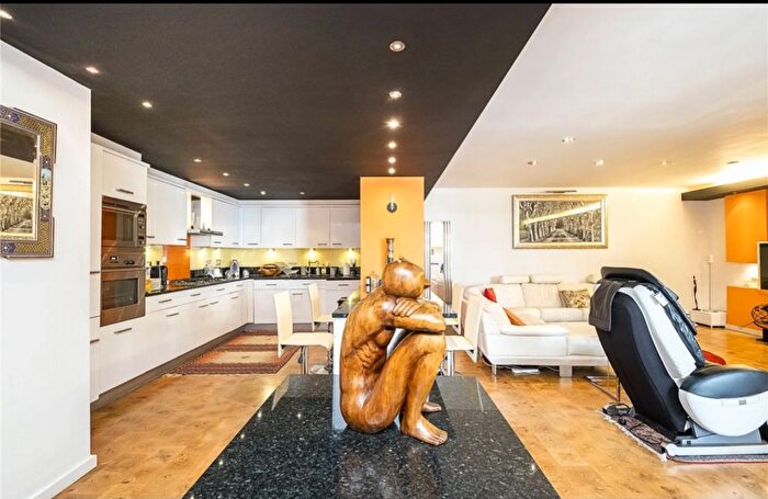 2 Bedroom Flat To Rent In Beckford Cl, Warwick Rd, Kensington, W14