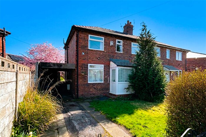 3 Bedroom Semi-Detached House For Sale In Oak Road, Cheadle, SK8