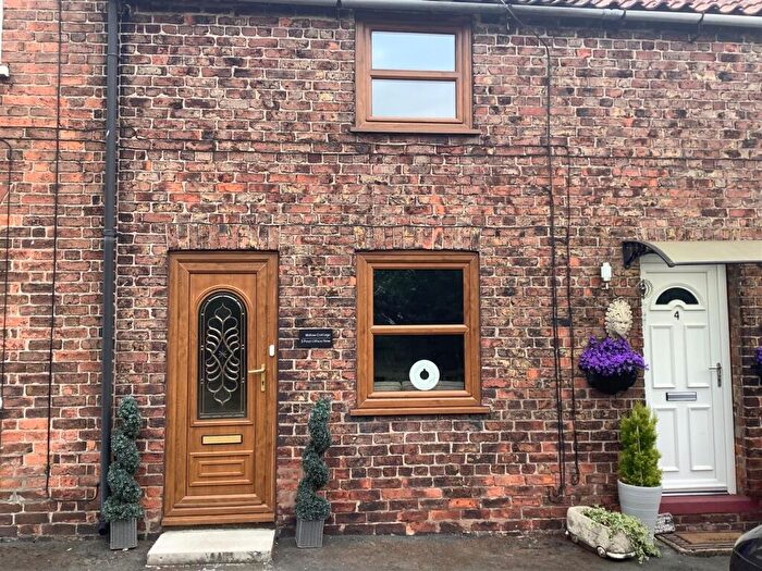 2 Bedroom Cottage For Sale In Post Office Row, Withernwick, Hull, HU11