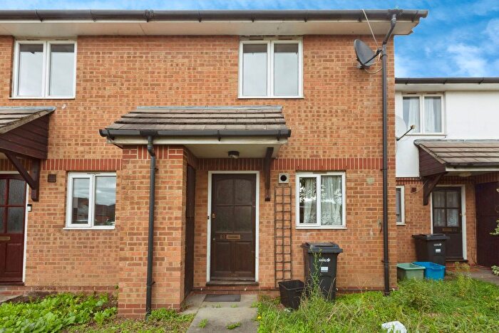 2 Bedroom Detached House For Sale In Azalea Close, Ilford, IG1