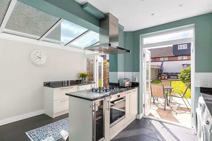 4 Bedroom Property To Rent In Franche Court Road, Earlsfield, London, SW17