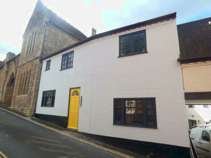 Studio To Rent In St Rumbolds, Buckingham, MK18