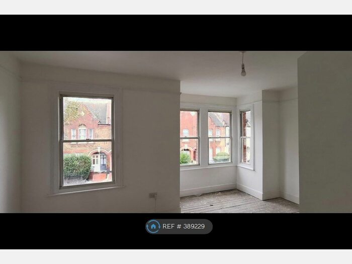 2 Bedroom Flat To Rent In Leyton, London, E10