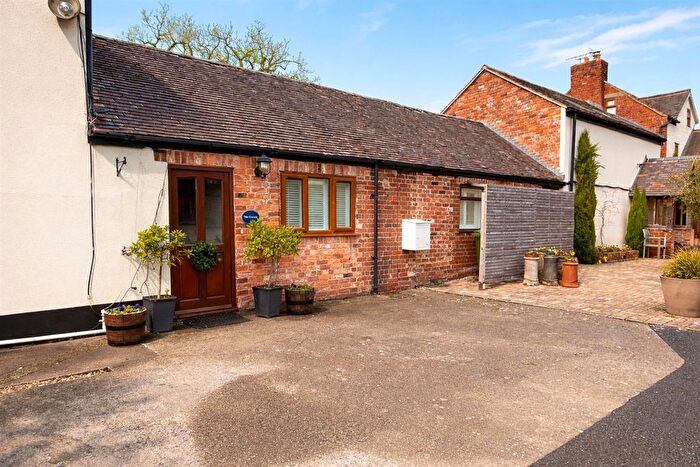 2 Bedroom Property To Rent In Swindon Lane, Cheltenham, GL50