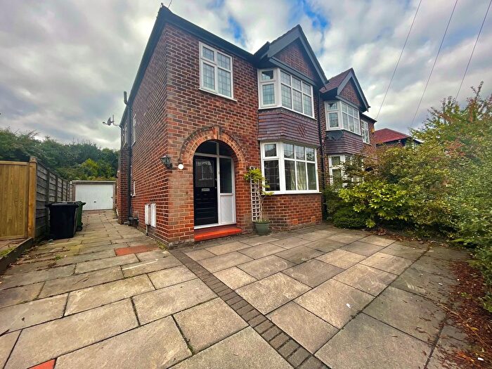 3 Bedroom Property To Rent In Richmond Road, Altrincham, WA14