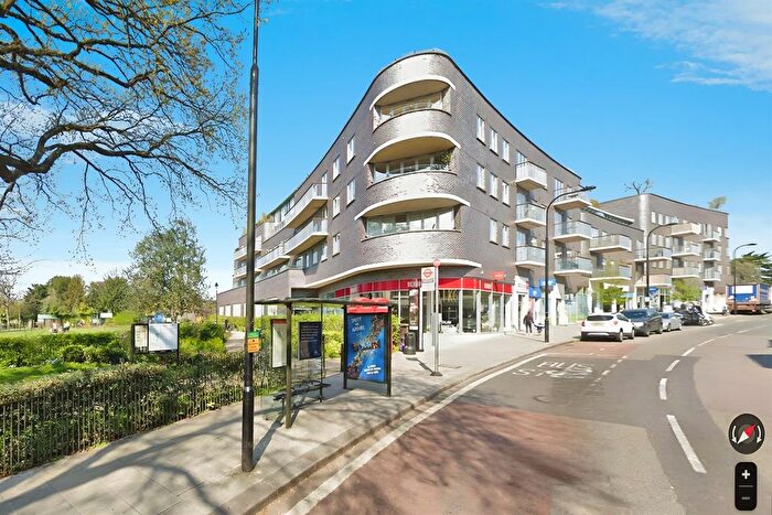 2 Bedroom Flat For Sale In Fortune Green Road, London, NW6