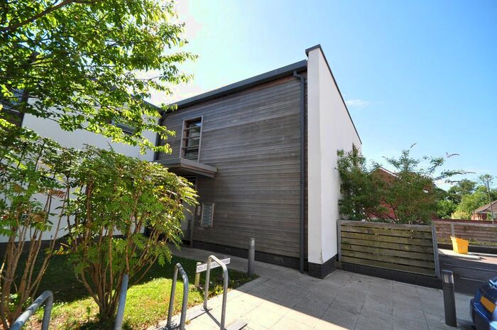 1 Bedroom Flat To Rent In The Courtyard, Beggarwood, Basingstoke, RG22