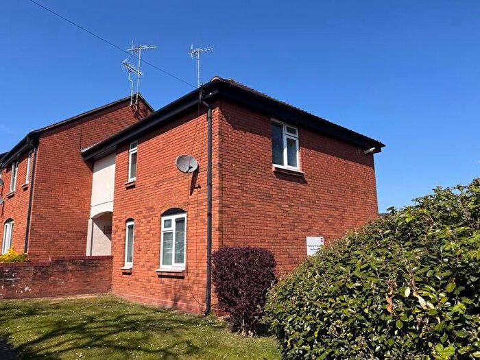 1 Bedroom Studio For Sale In Monks Close, Pershore, WR10