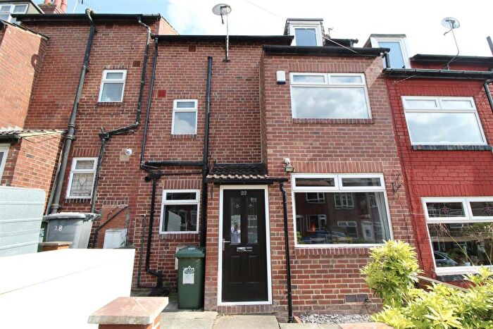 3 Bedroom Terraced House To Rent In Norman View, Leeds, LS5