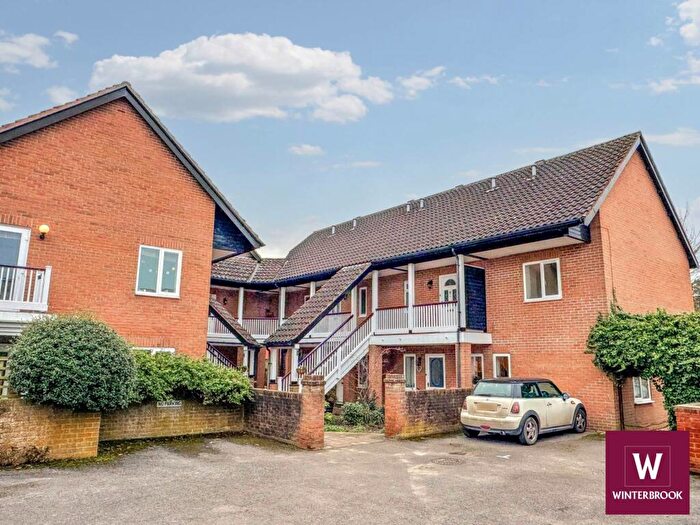 2 Bedroom Apartment To Rent In Weedon Court, Wallingford, OX10