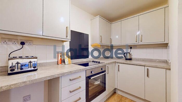 2 Bedroom Flat To Rent In Alderney Court Mews, Seacroft Esplanade, Skegness, PE25