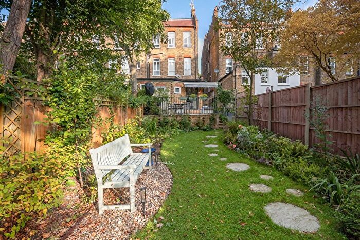 2 Bedroom Flat For Sale In Greencroft Gardens, London, NW6