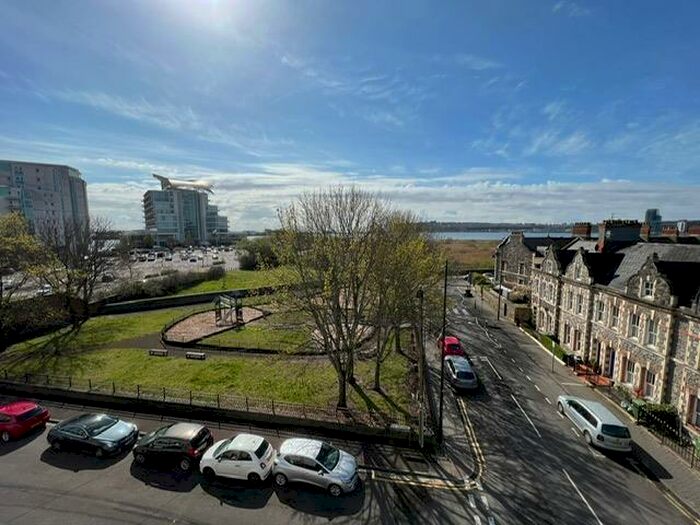 2 Bedroom Apartment To Rent In Bute Esplanade, Cardiff, CF10