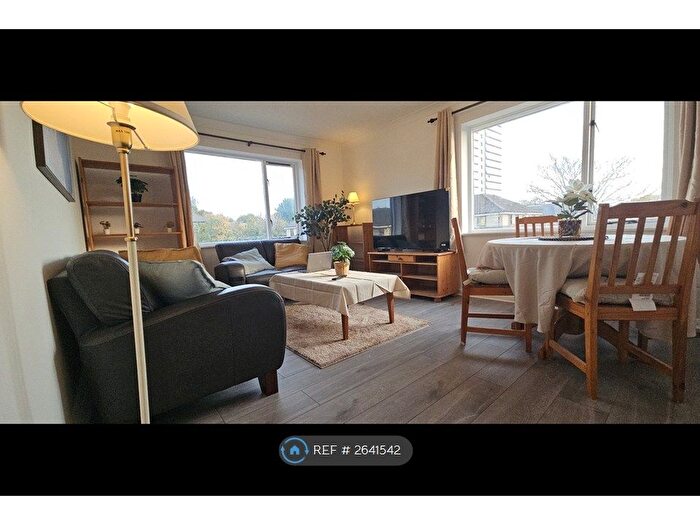 2 Bedroom Flat To Rent In Chaseley Drive, London, W4