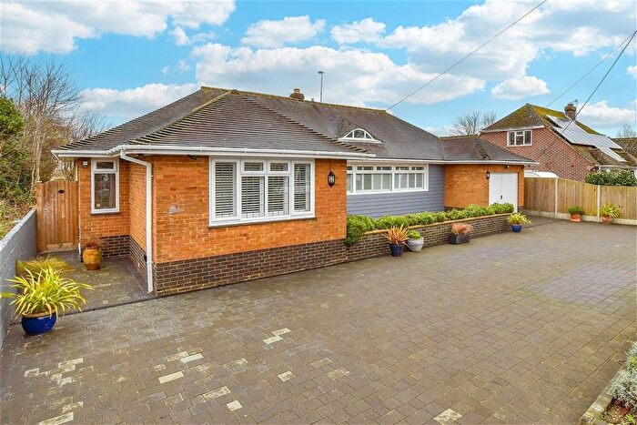 3 Bedroom Detached Bungalow For Sale In Spitalfield Lane, New Romney, Kent, TN28