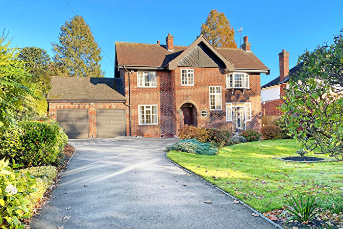 4 Bedroom Detached House For Sale In Lands Lane, Knaresborough, HG5