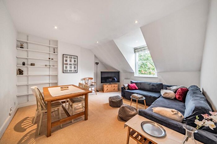 1 Bedroom Flat For Sale In St. James Terrace, Boundaries Road, London, SW12