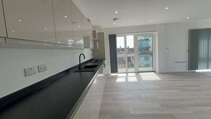 3 Bedroom Apartment To Rent In High Road, Chadwell Heath, RM6