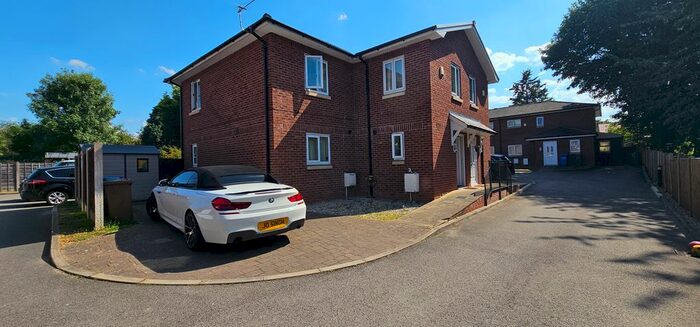 4 Bedroom Semi-Detached House To Rent In Royle Green Road, Manchester, M22