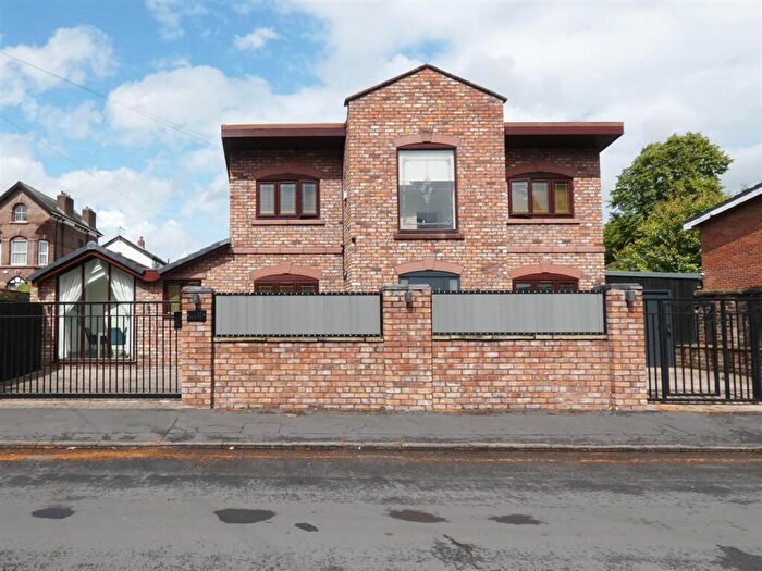 4 Bedroom Detached House For Sale In St Agnes Road, Huyton, Liverpool, L36