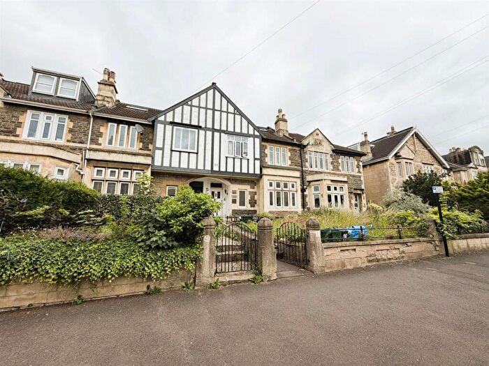 1 Bedroom Apartment To Rent In Crescent Gardens, Bath, BA1