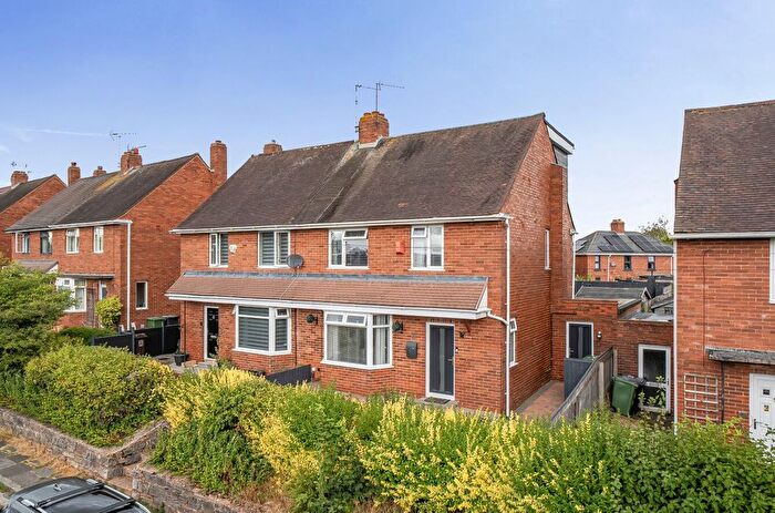 4 Bedroom End Terrace House For Sale In Tuckfield Close, Exeter, EX2
