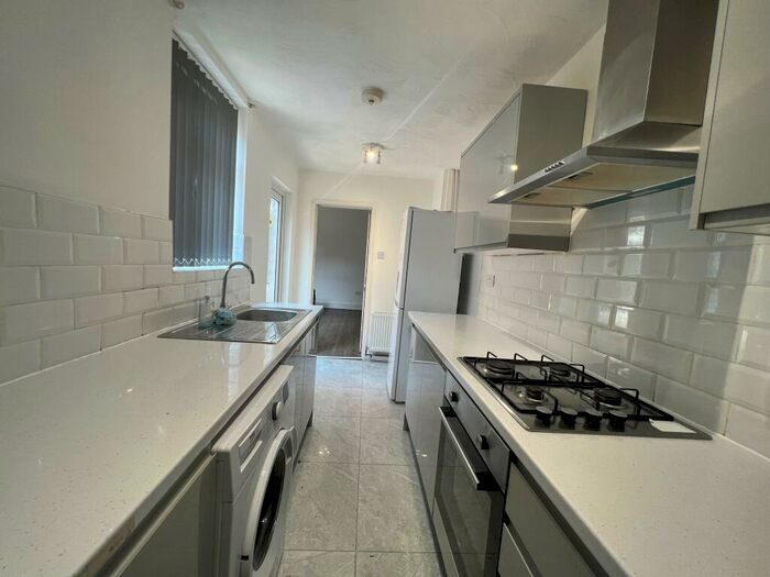 3 Bedroom Terraced House To Rent In Bolingbroke Road, Coventry, CV3