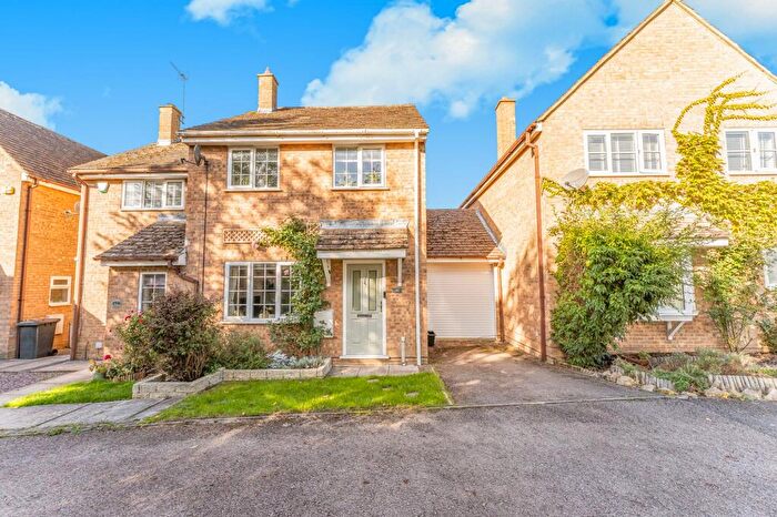 3 Bedroom Semi-Detached House For Sale In Blakes Avenue, Witney, OX28